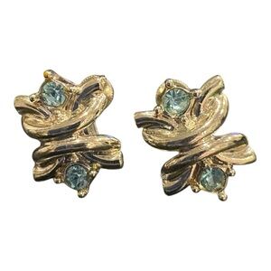 Duane Gold Tone Abstract Ribbon Clip Earrings Aqua Blue Stones J26